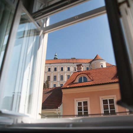 Penzion Husa Мікулов Екстер'єр фото